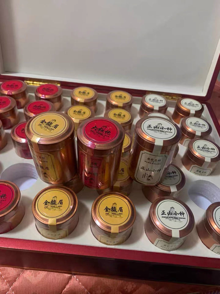 Small gold pot tea ceremony authentic special gold junmei big red robe Lapsang Souchong strong fragrance black tea tea gift box