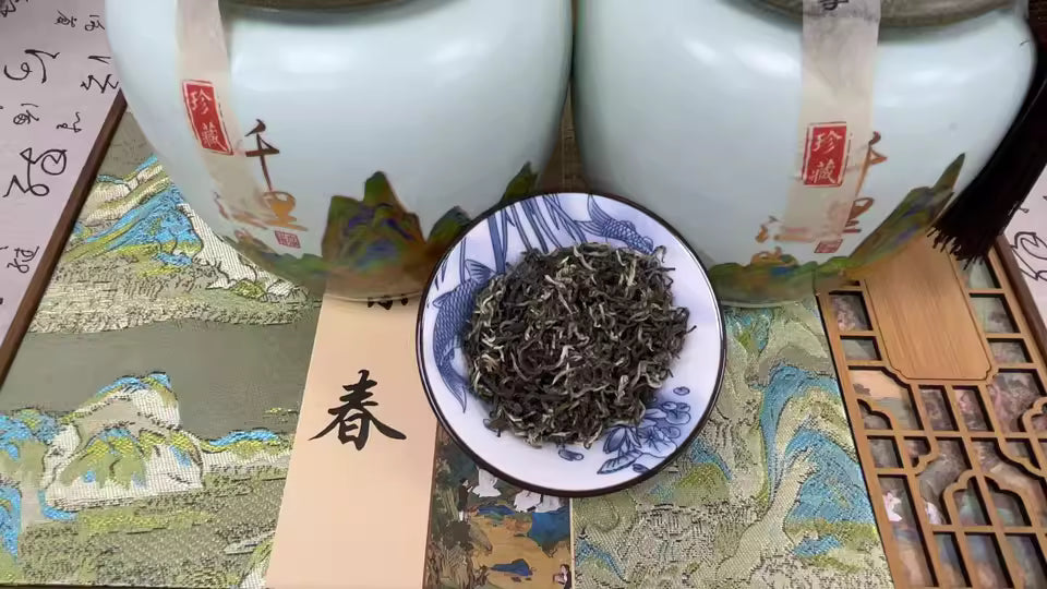 Authentic Biluochun 2025 new tea gift box