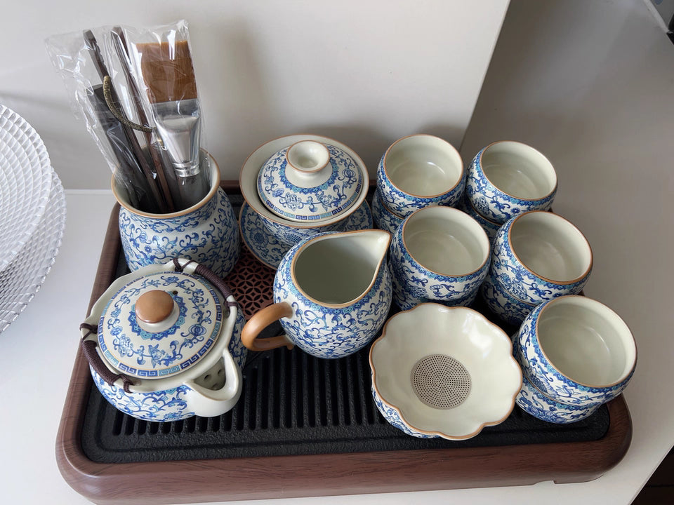 Blue and white porcelain Ru kiln tea set 2025 new tea table for making tea, a complete set of light luxury and high-end