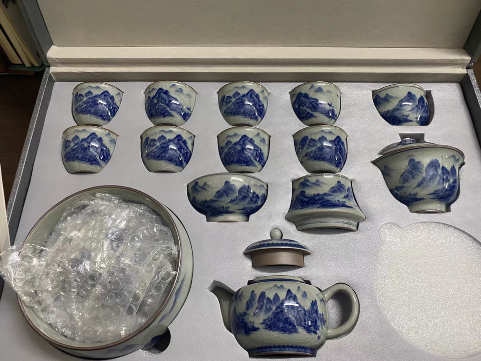 Ceramic Kung Fu tea set, complete set of household blue and white porcelain set, office gift brewing teapot, teacup gift box