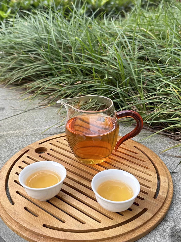 Lapsang Souchong black tea has a strong aroma type